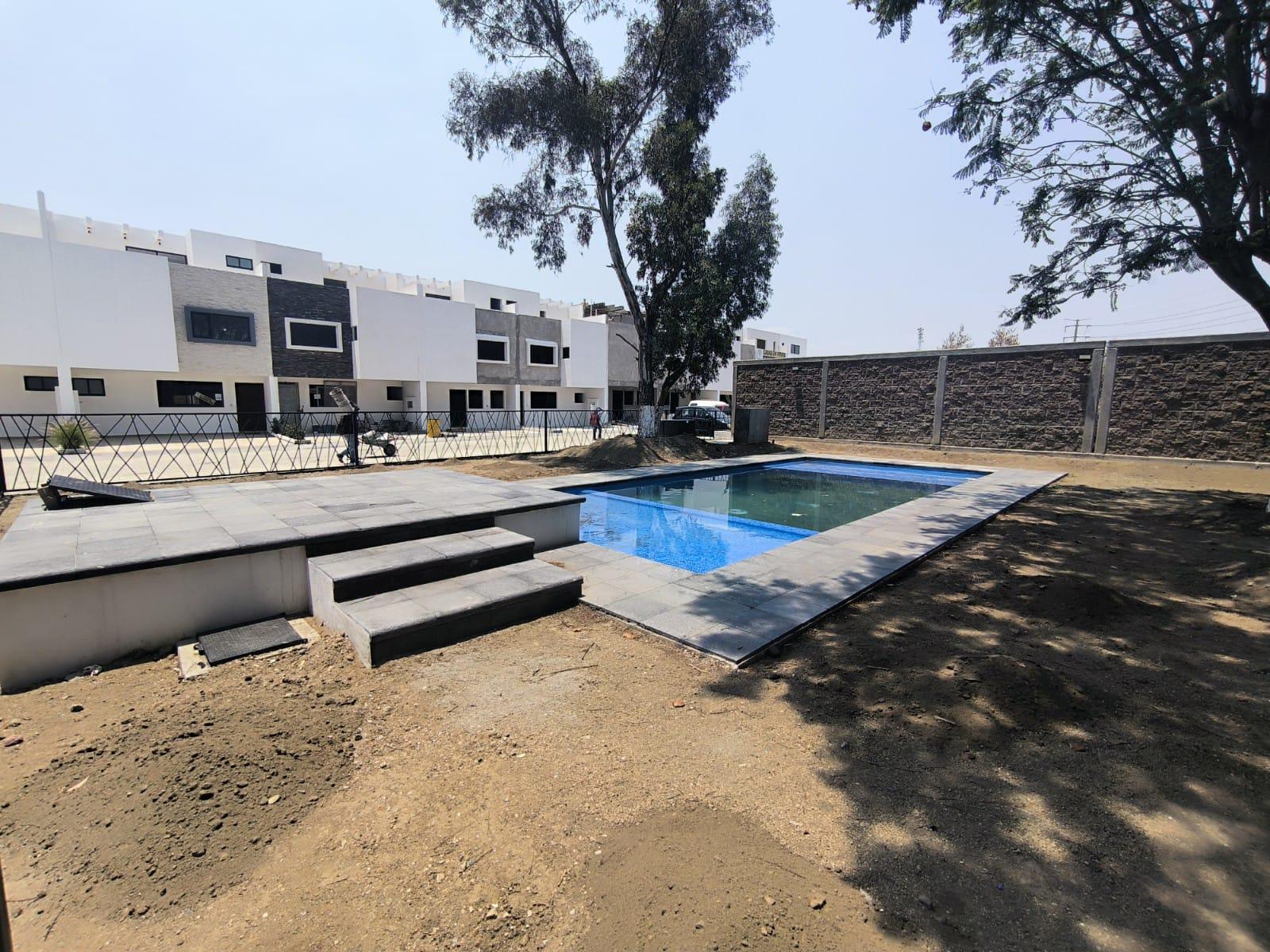 Alberca con chapoteadero
